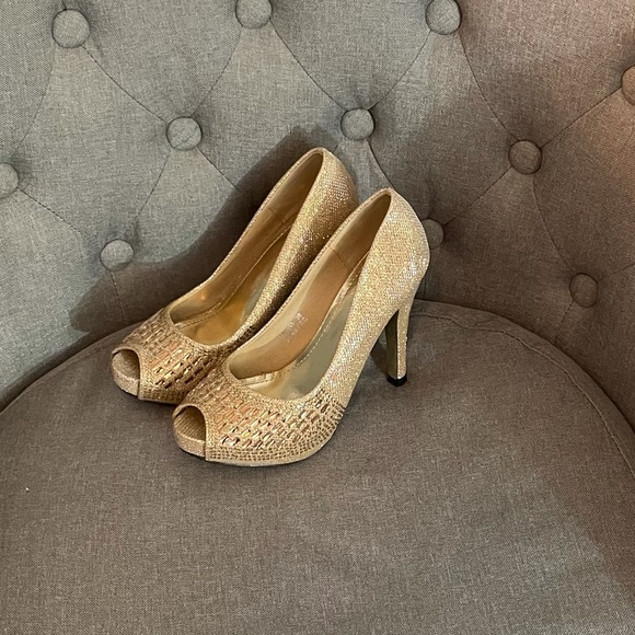 Shoes - Picture 1 of 1